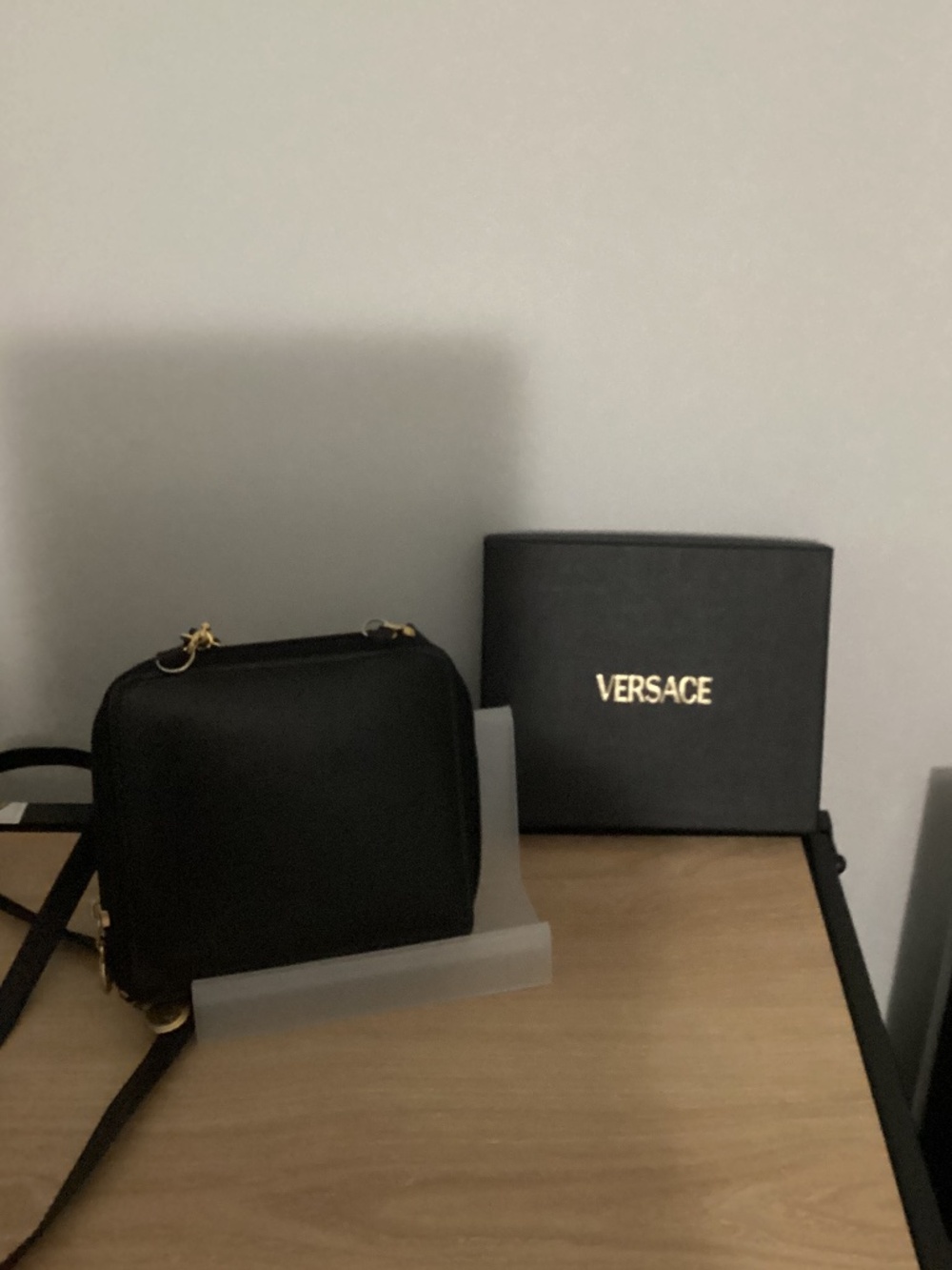Versace - Picture 2 of 9